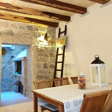 Apartament Loft In Centro Storico Carloforte (Isola di San Pietro)